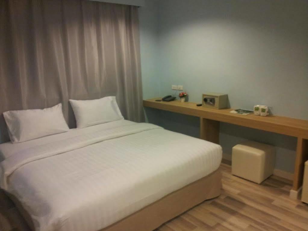 Nantra Cozy Pattaya Hotel Buitenkant foto